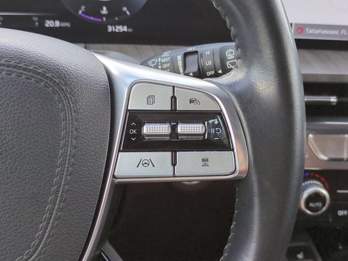 Certified 2025 Kia Telluride SX w/ SX Captain's Chair Package FWD image 27
