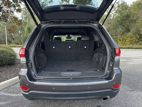 Used 2021 Jeep Grand Cherokee Limited w/ Luxury Group II image 28