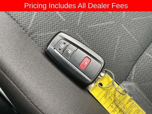 Used 2025 Toyota RAV4 XLE AWD/4WD image 35