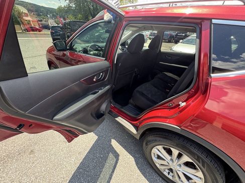 Used 2016 Nissan Rogue SV w/ SV Premium Package AWD/4WD image 13