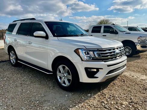 Used 2020 Ford Expedition XLT w/ Equipment Group 202A image 9
