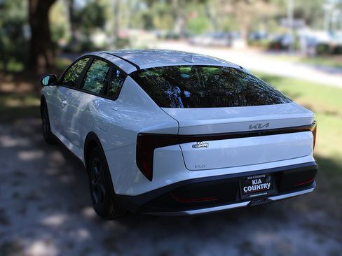 New 2026 Kia K4 FWD image 11