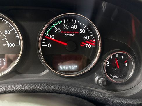 Used 2015 Jeep Wrangler Unlimited Rubicon image 30