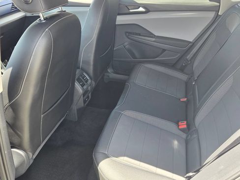 Certified 2023 Volkswagen Taos SE w/ Black Wheel Package FWD image 12
