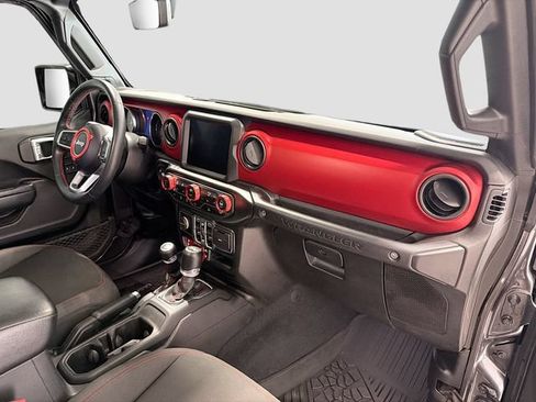 Used 2022 Jeep Wrangler Unlimited Rubicon w/ Cold Weather Group AWD/4WD image 26