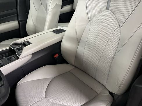 Used 2024 Toyota Grand Highlander AWD image 19