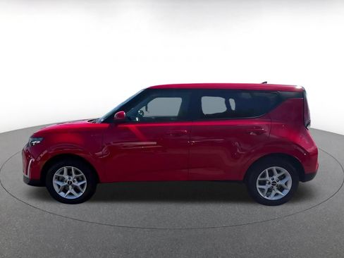 Used 2025 Kia Soul LX w/ LX Technology Package FWD image 8