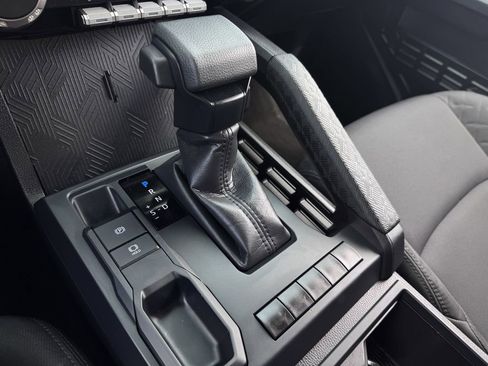 Used 2024 Toyota Tacoma SR image 18