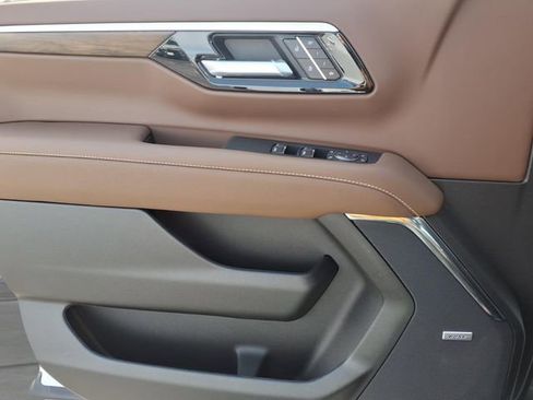 New 2026 Chevrolet Tahoe High Country image 15