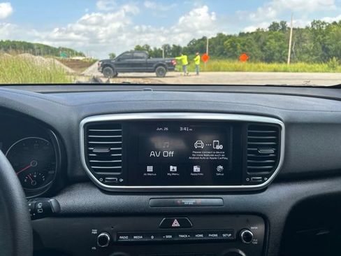 Used 2020 Kia Sportage LX FWD image 16