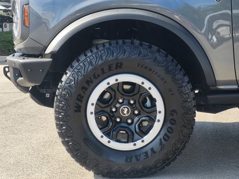 Used 2024 Ford Bronco Badlands AWD/4WD image 9