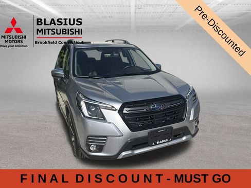 Used 2023 Subaru Forester Touring AWD/4WD image 5