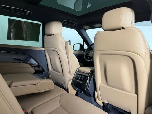 Used 2025 Land Rover Range Rover Sport SE AWD/4WD image 30