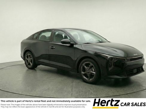 Used 2025 Kia K4 LXS image 1