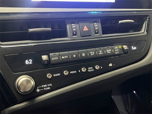 Certified 2025 Lexus ES 350 image 20