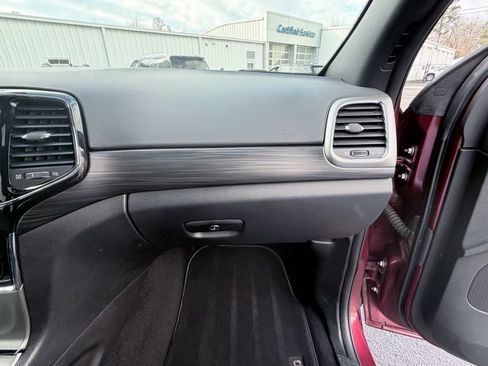 Used 2021 Jeep Grand Cherokee Laredo X image 21