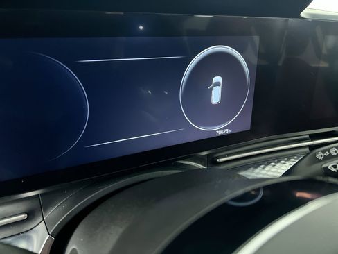 Used 2024 Kia Carnival SX Prestige image 20