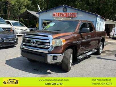 Used 2017 Toyota Tundra SR5 w/ SR5 Upgrade Package
