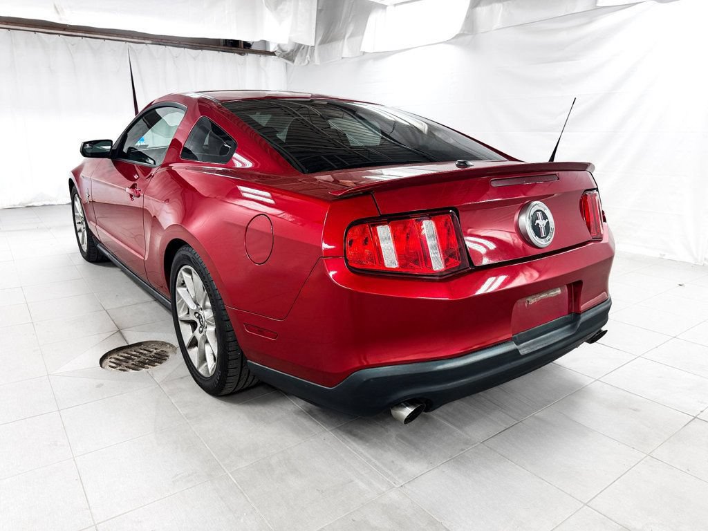 Used 2011 Ford Mustang Premium w/ 202A Rapid Spec Order Code RWD image 4