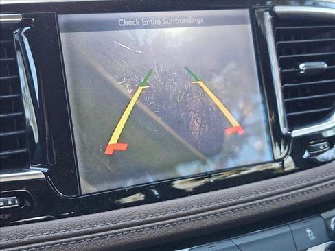 Used 2017 Chrysler Pacifica Limited w/ Tire & Wheel Group image 11