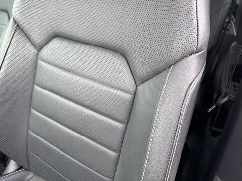 Used 2025 Volkswagen Atlas SEL AWD/4WD image 10