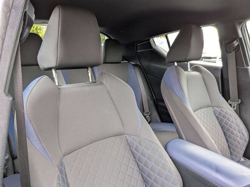 Used 2020 Toyota C-HR XLE FWD image 36