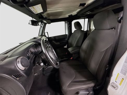 Used 2018 Jeep Wrangler Unlimited Sport S image 10