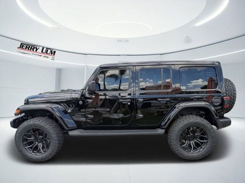 New 2026 Jeep Wrangler Unlimited Sahara AWD/4WD image 6