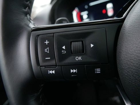 Used 2024 Nissan Pathfinder Platinum image 24