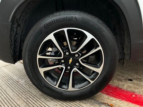 Used 2025 Chevrolet TrailBlazer LT image 9