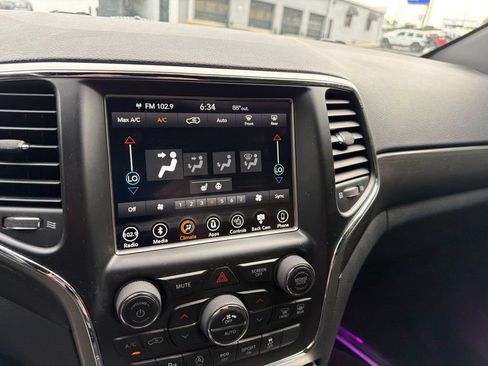Certified 2018 Jeep Grand Cherokee Altitude RWD image 16