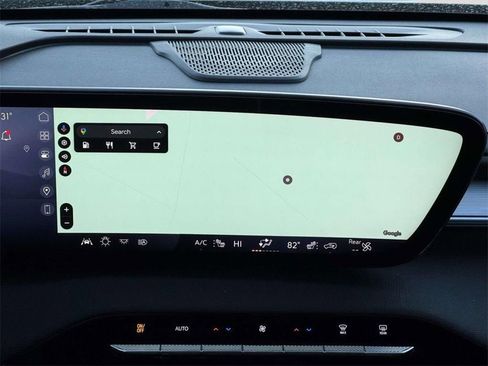 Used 2025 Buick Enclave Preferred image 3