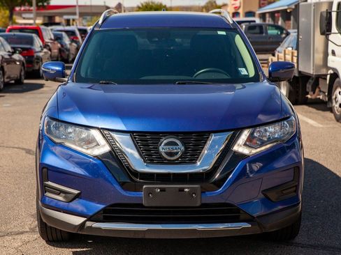 Used 2019 Nissan Rogue SV w/ Premium Package image 3