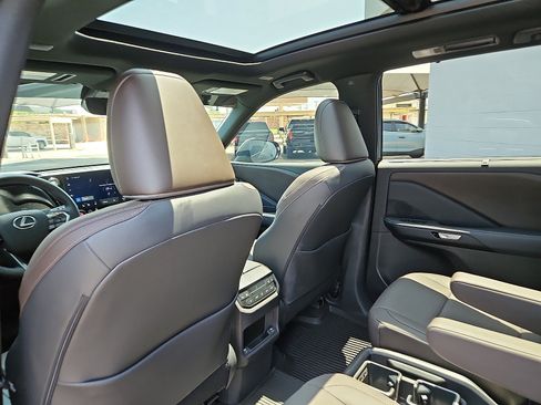 Used 2025 Lexus TX 350 AWD w/ Technology Package image 7