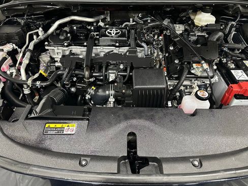 Used 2025 Toyota Corolla LE image 66