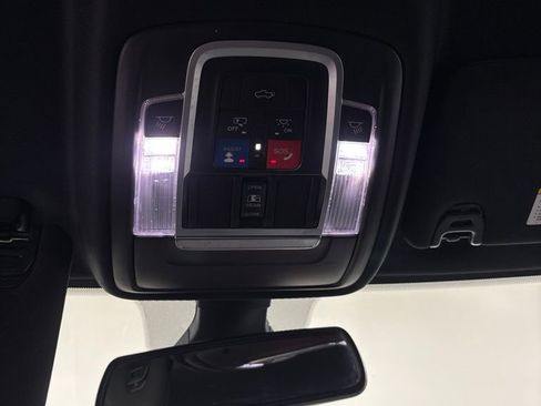 Used 2022 RAM 2500 Laramie AWD/4WD image 16