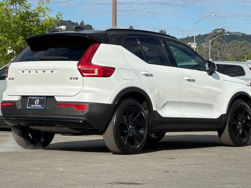 New 2026 Volvo XC40 B5 Ultra w/ Climate Package AWD/4WD image 2