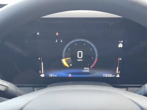 Used 2025 Chevrolet TrailBlazer LS w/ LS Convenience Package FWD image 7