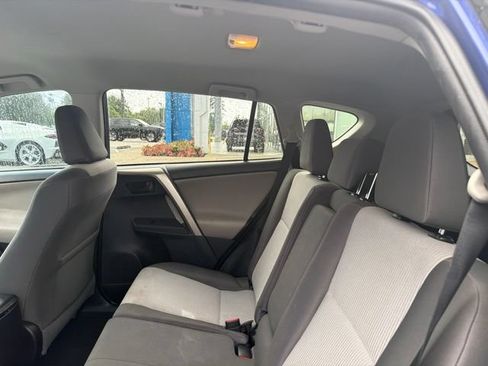 Used 2014 Toyota RAV4 LE FWD image 9