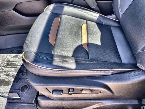 Used 2023 GMC Yukon AT4 w/ LPO, Floor Liner Package image 25