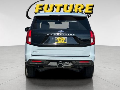 Certified 2025 Ford Expedition Active AWD/4WD image 4
