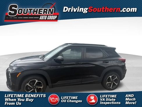 Used 2022 Chevrolet TrailBlazer RS FWD image 1
