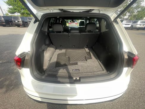 Used 2024 Volkswagen Tiguan SE R-Line AWD/4WD image 15
