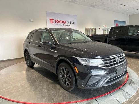 Used 2024 Volkswagen Tiguan SE w/ Panoramic Sunroof Package AWD/4WD image 1
