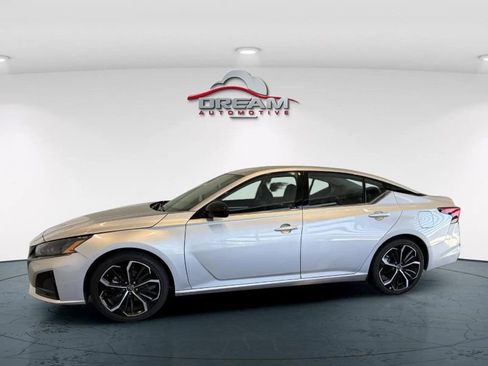 Used 2023 Nissan Altima 2.5 SR image 19