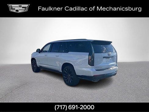 Certified 2025 Cadillac Escalade ESV V image 7