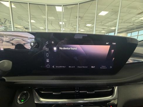 Used 2024 Buick Envista Sport Touring w/ Convenience I Package FWD image 24