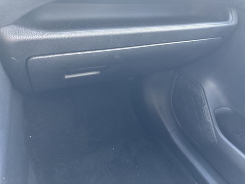 Used 2021 Toyota RAV4 LE AWD/4WD image 35