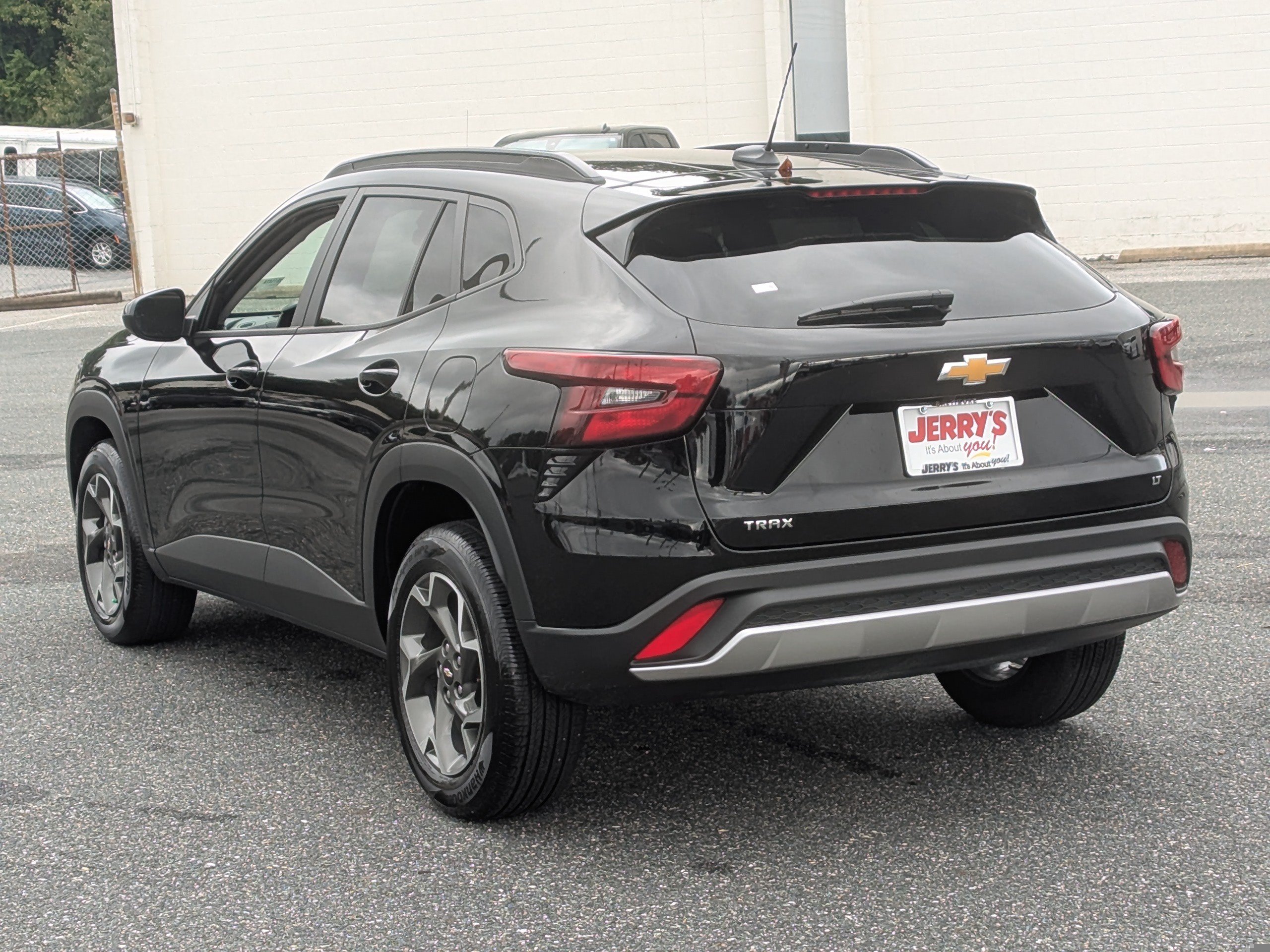 Used 2025 Chevrolet Trax LT FWD image 6
