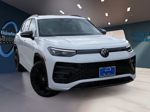 New 2026 Volkswagen Tiguan SE R-Line FWD image 3